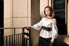 画像をギャラリービューアに読み込む, Off Shoulder Peplum Blouse.