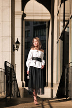 画像をギャラリービューアに読み込む, Off Shoulder Peplum Blouse.