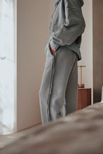 画像をギャラリービューアに読み込む, Damaged Sweat Skirt & Pants.