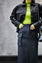 画像をギャラリービューアに読み込む, Pinstripe Cargo Skirt.