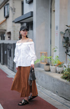 画像をギャラリービューアに読み込む, Off Shoulder Peplum Blouse.