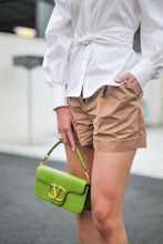 画像をギャラリービューアに読み込む, 2Tuck Taffeta Shorts.