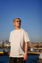 画像をギャラリービューアに読み込む, Graphic T-shirt "To live, nothing more."