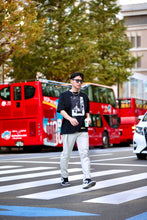 画像をギャラリービューアに読み込む, Graphic T-shirt "Beyond The Era"